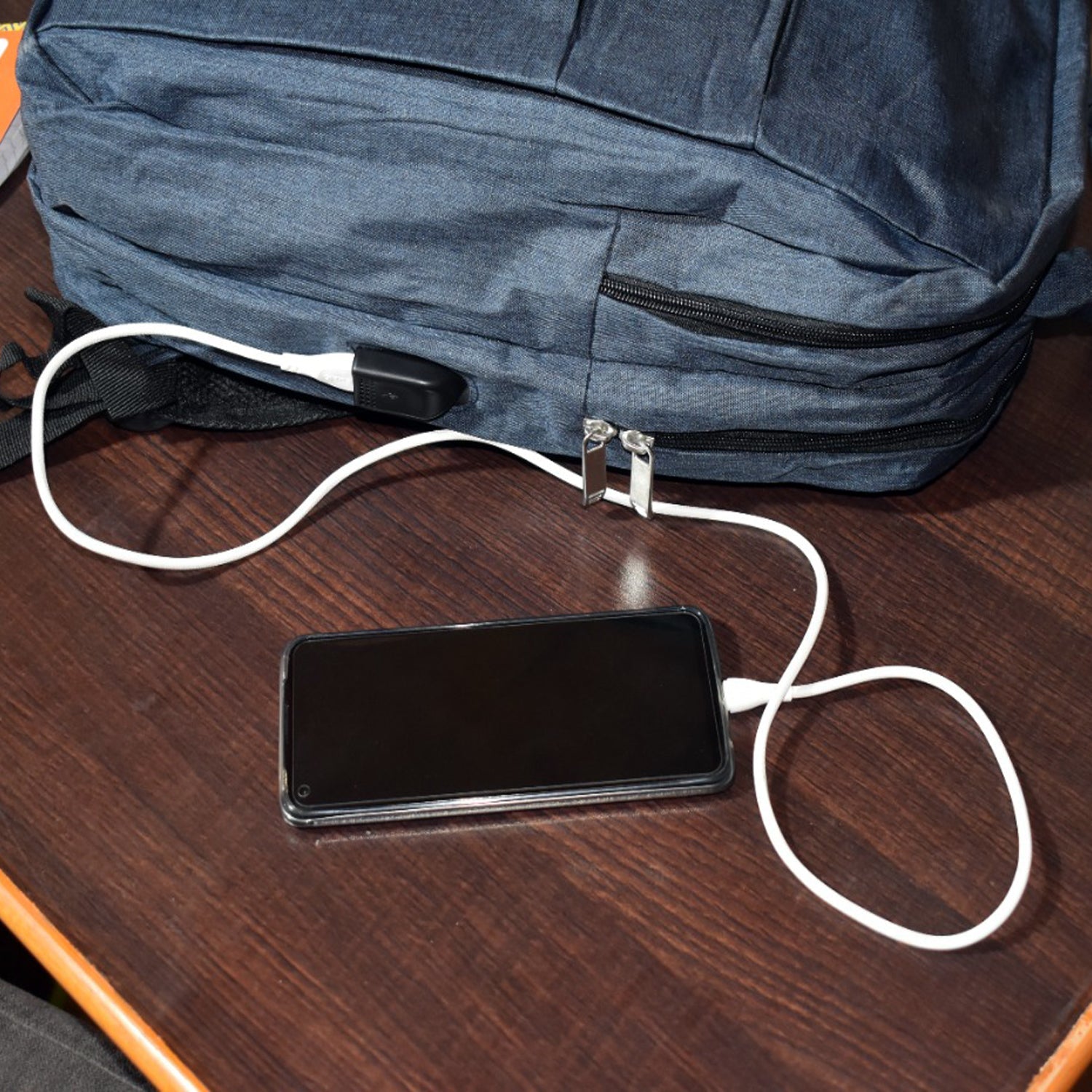 Usb Point Laptop Bag Used Widely In All Kinds Of Official Purposes As A Laptop Holder And Cover And Makes The Laptop Safe And Secure.