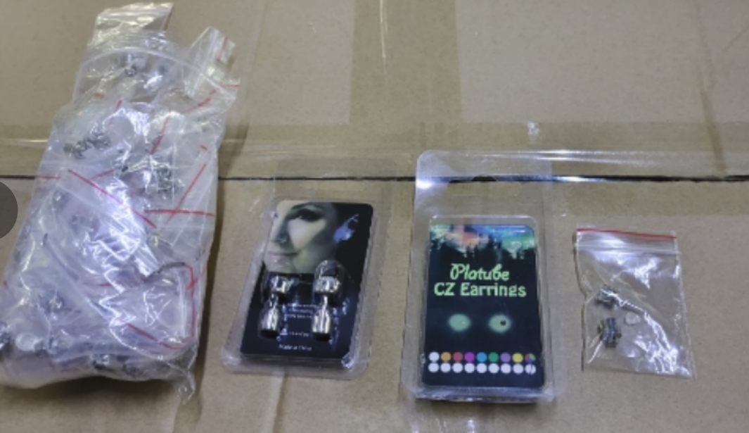 Flashing Earrings With LED Lights (1 Pair)