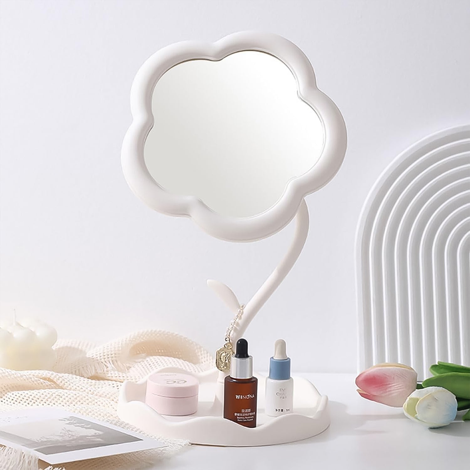 Flower-shaped Makeup Mirror Rotatable Makeup Mirror With Tray Table Vanity