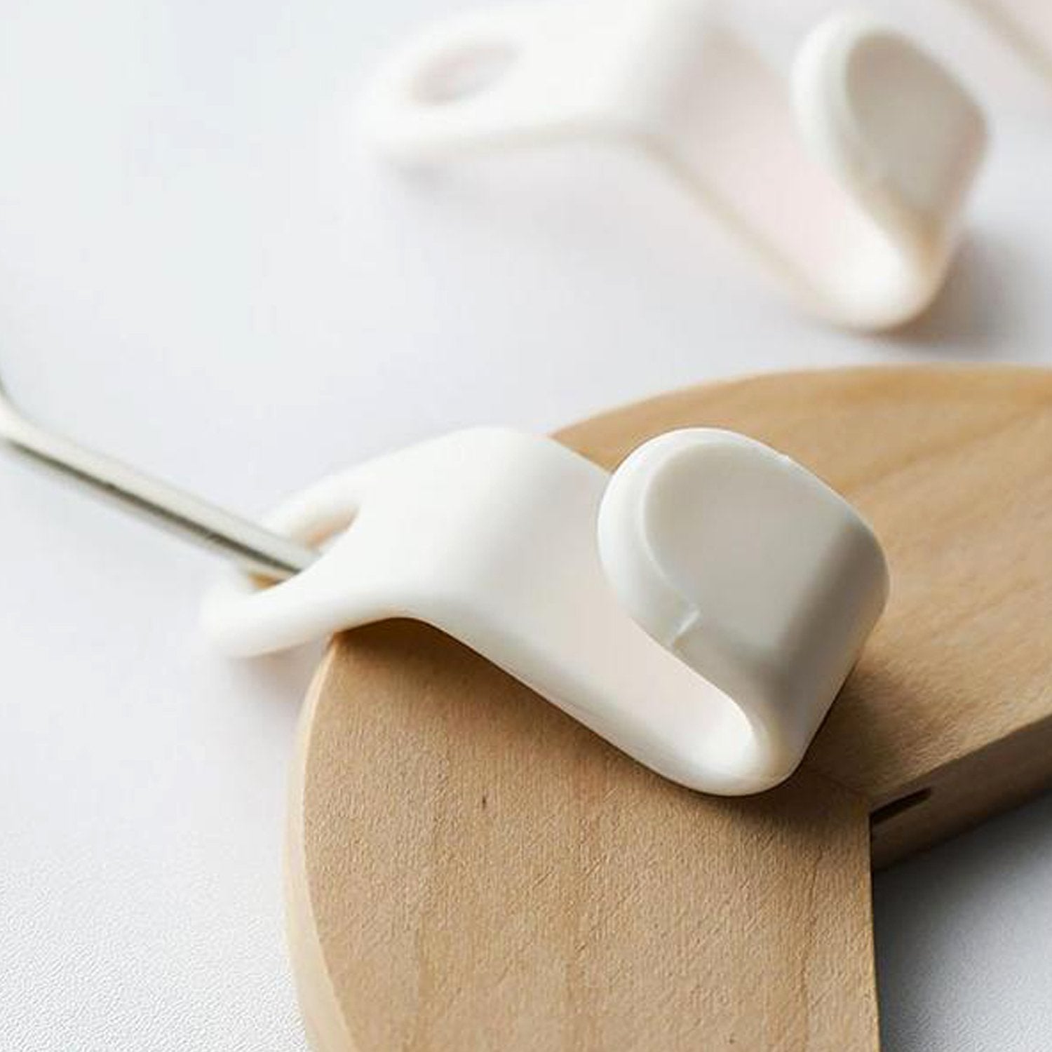 Plastic Clothes Hanger With Non-slip Pad