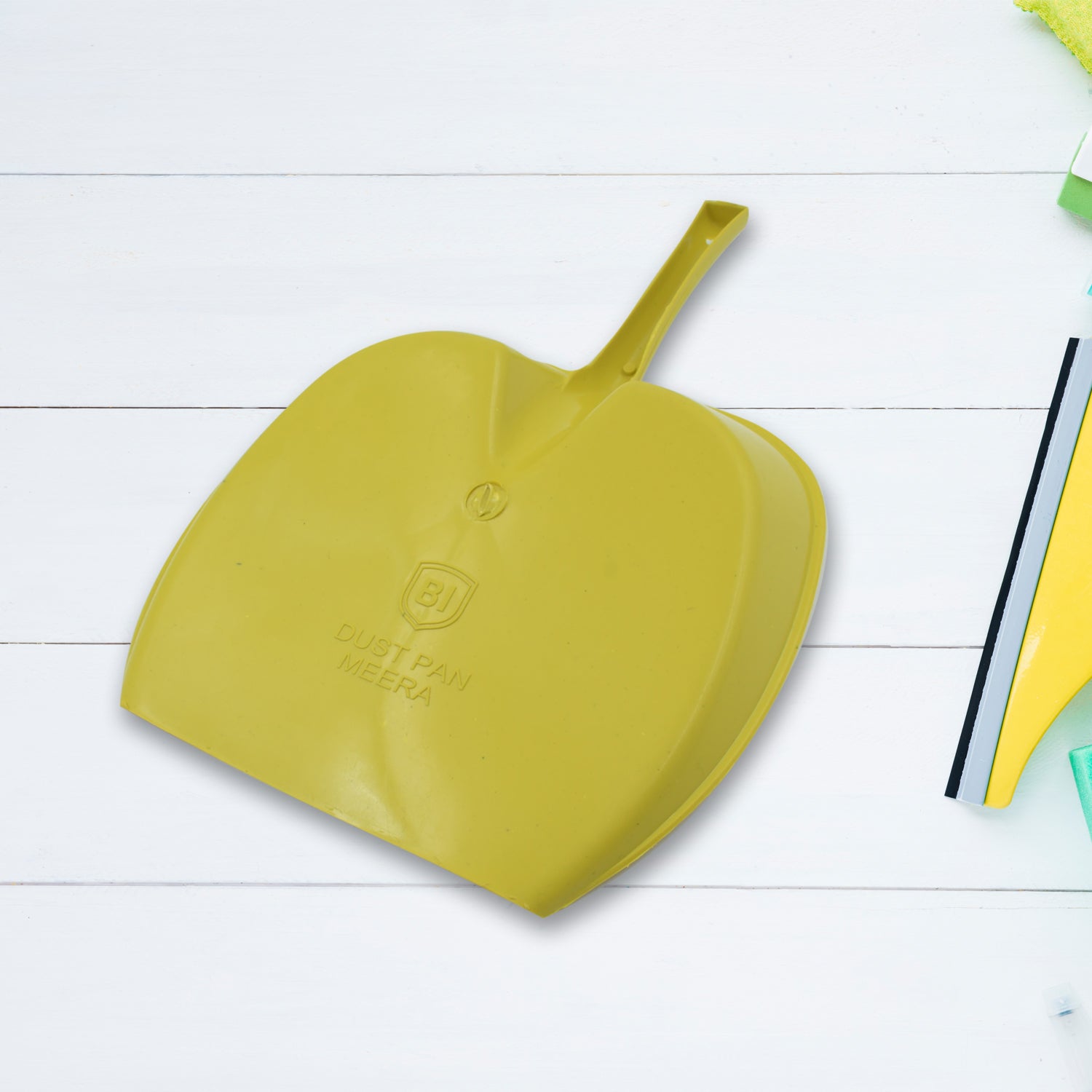 Dustpan With Long Handle Dust Collection Dust Pan Tray For Kitchen Home Office Bathroom Etc (1 Pc  Multicolor )